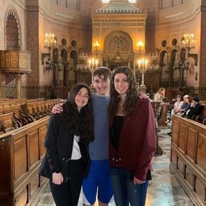 Meet your Posher, Leslie